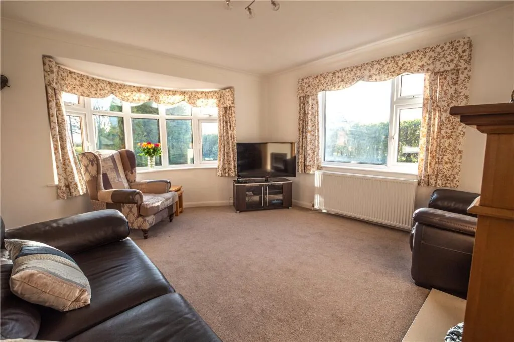 4 bed Detached