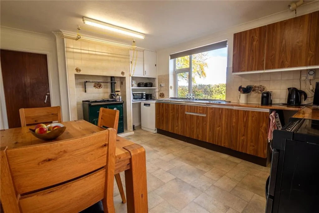 4 bed Detached