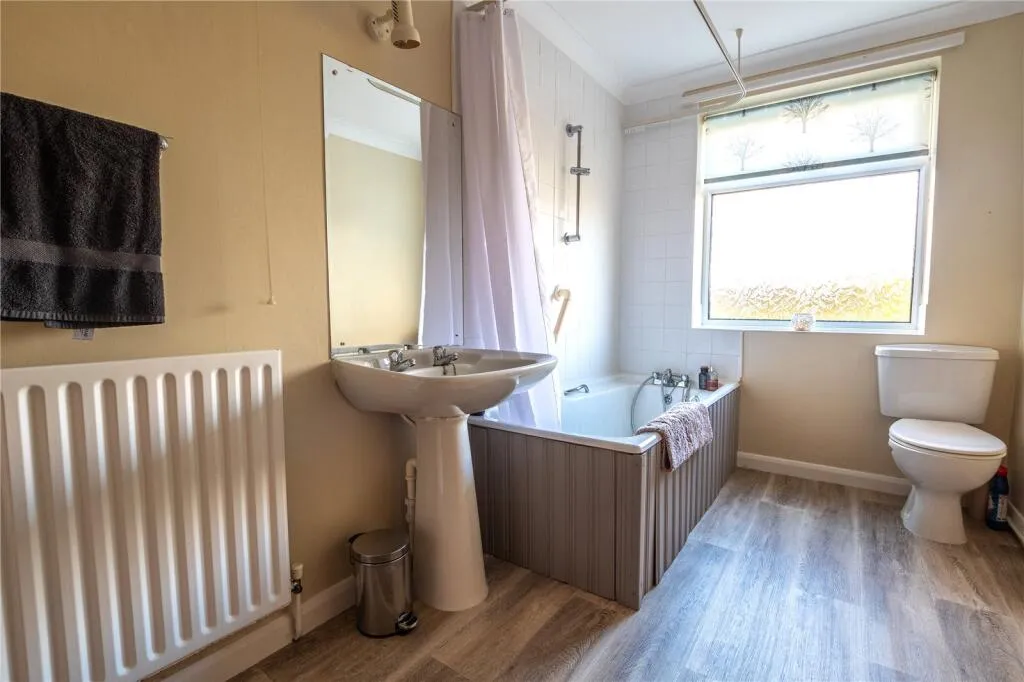 4 bed Detached