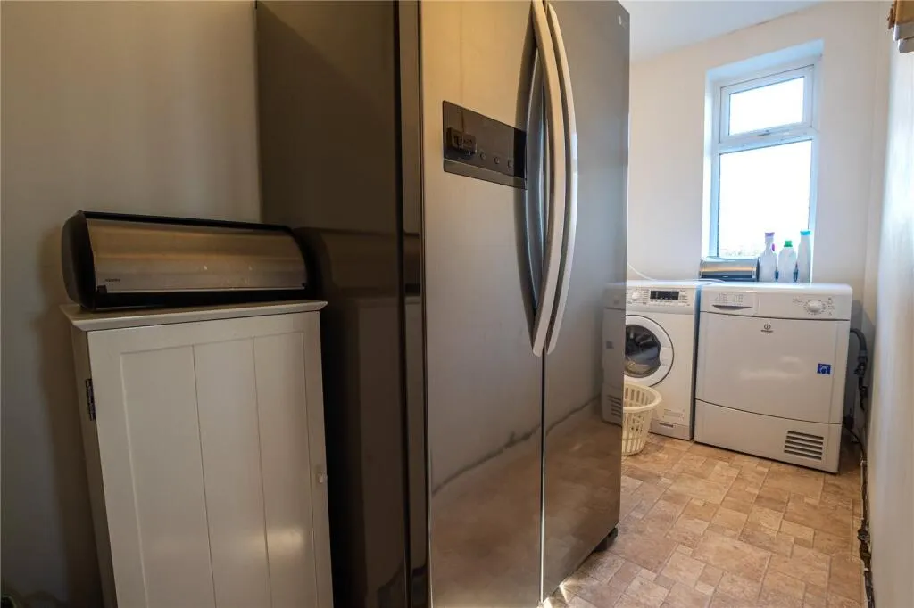 4 bed Detached