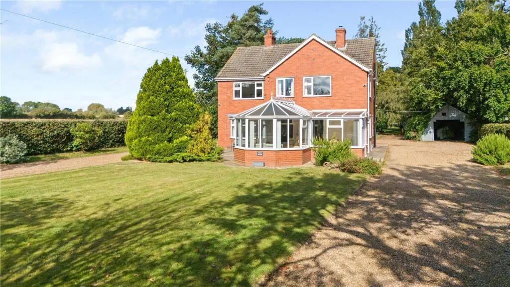 4 bed Detached