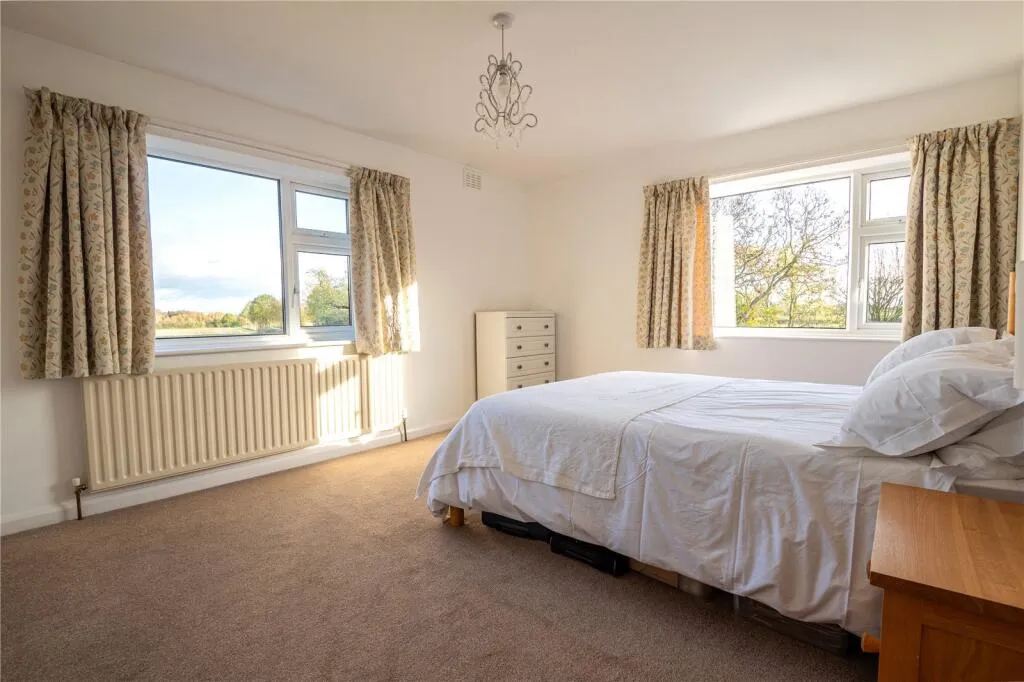 4 bed Detached