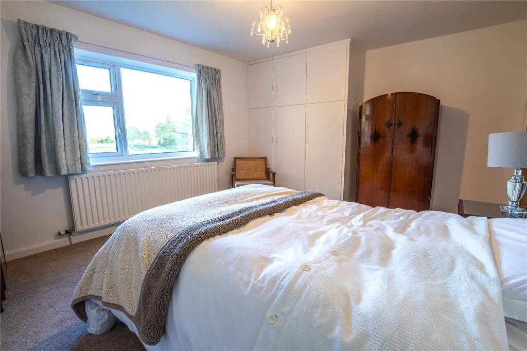 4 bed Detached