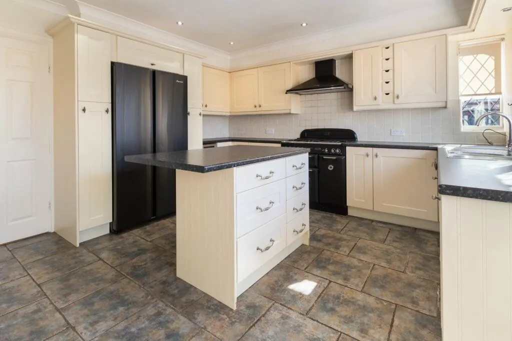 2 bed Detached Bungalow