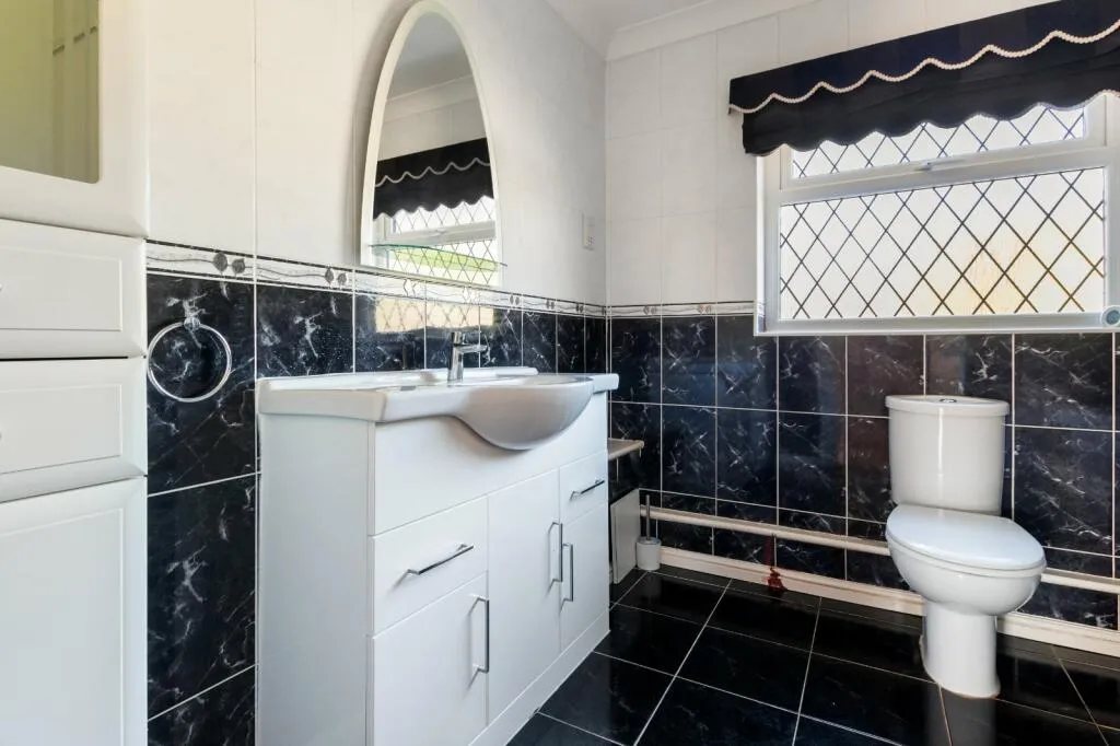 2 bed Detached Bungalow