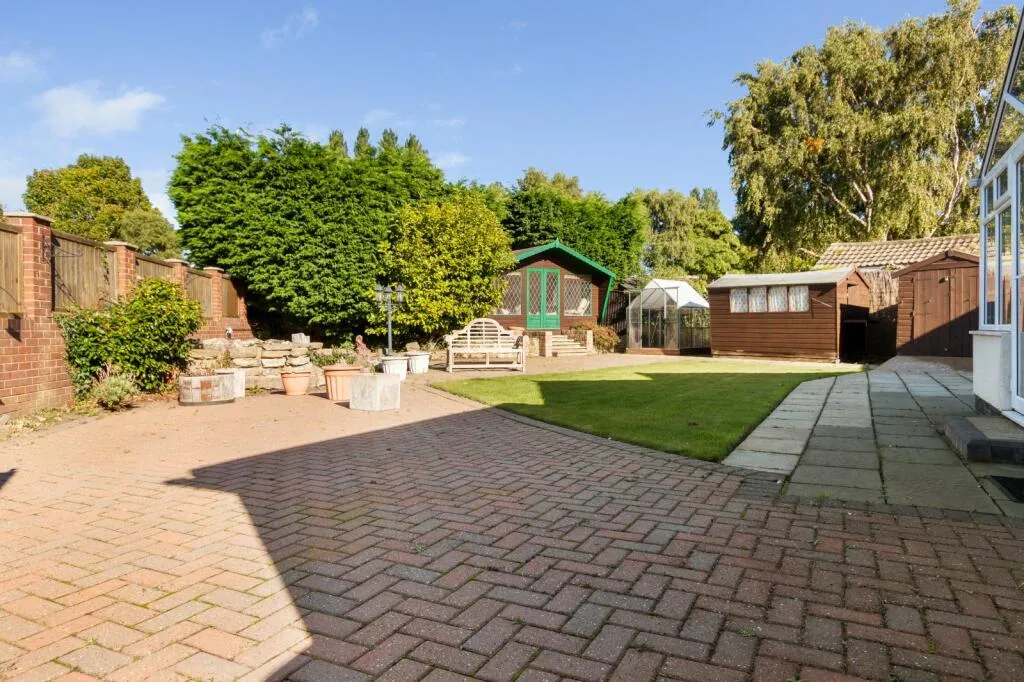 2 bed Detached Bungalow