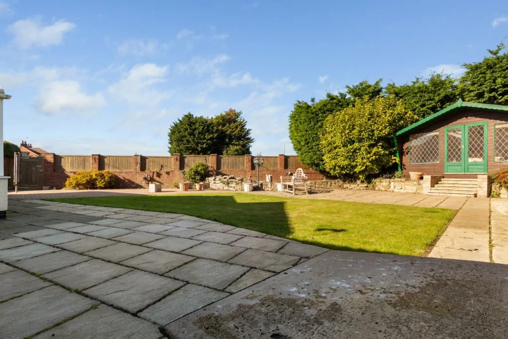 2 bed Detached Bungalow