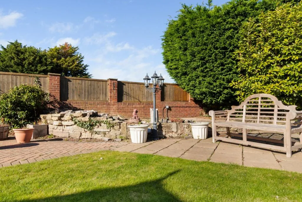 2 bed Detached Bungalow