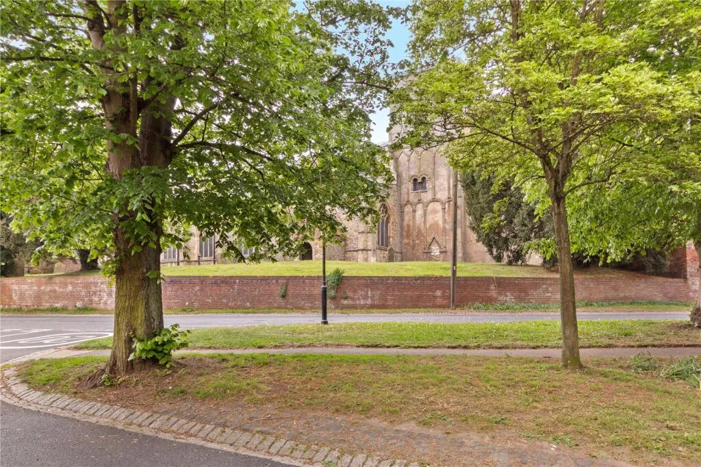 2 bed End of Terrace