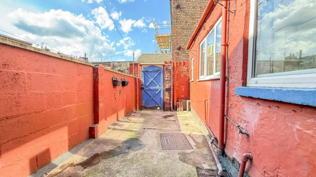 3 bed Terraced