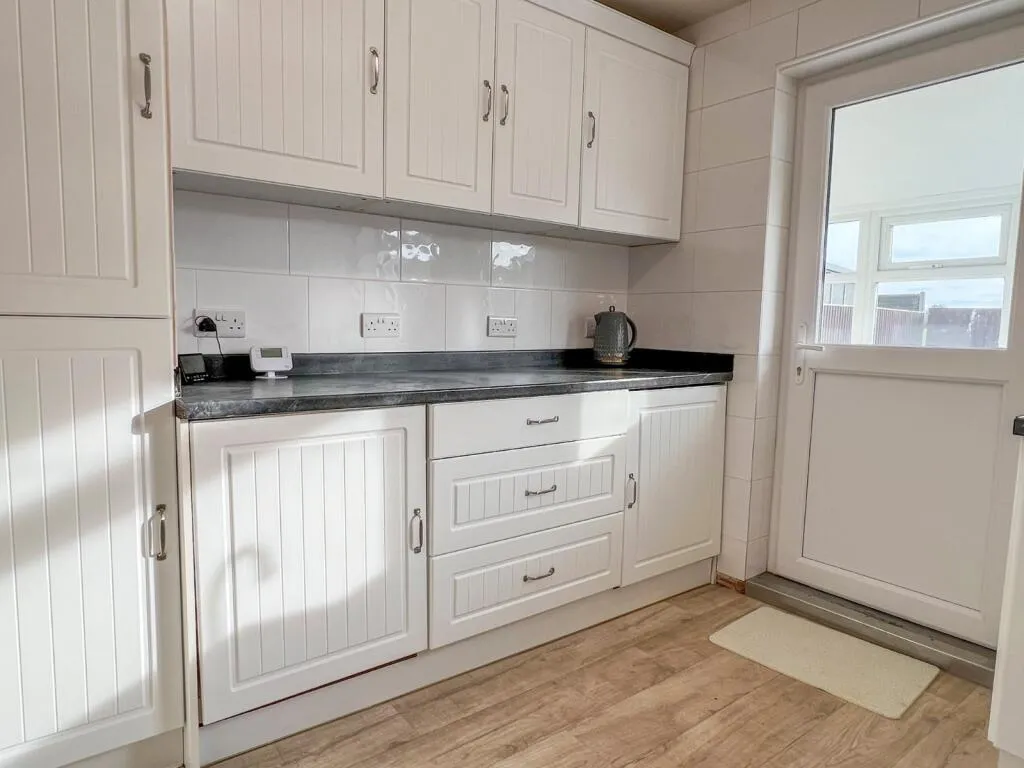 2 bed Semi-Detached Bungalow