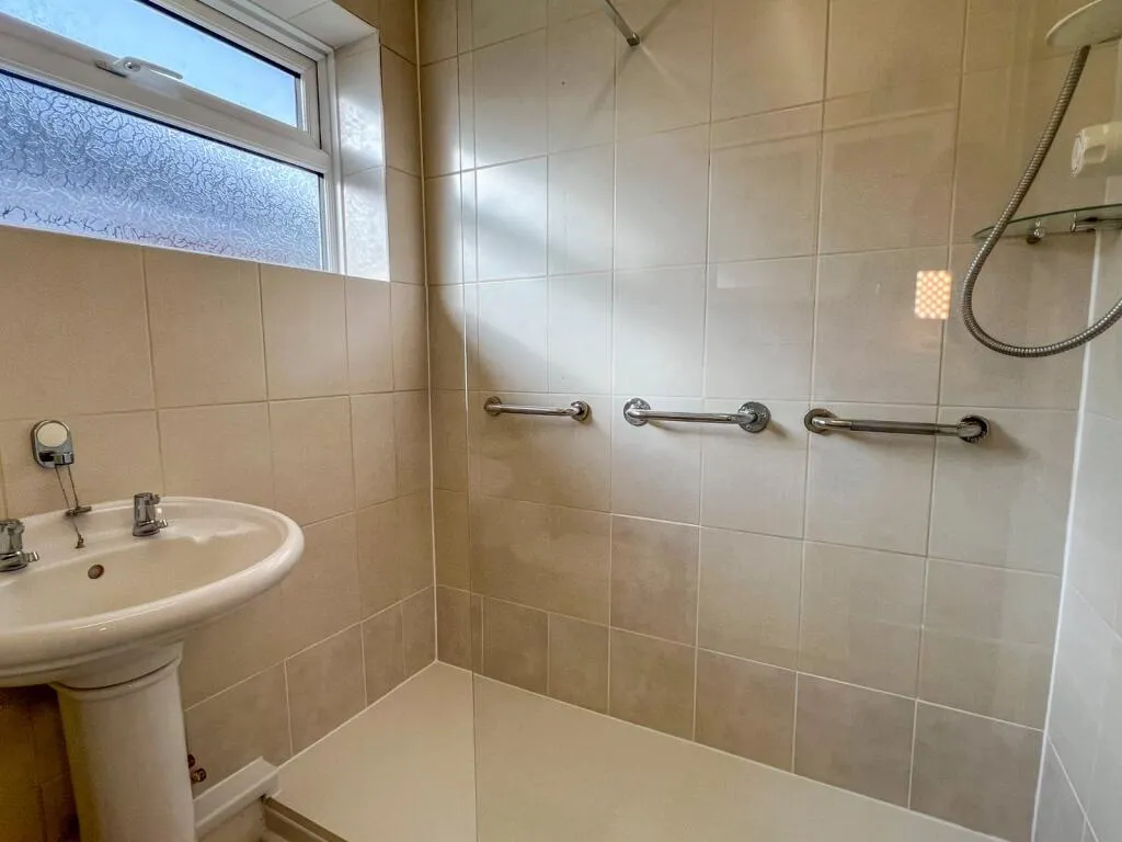 2 bed Semi-Detached Bungalow