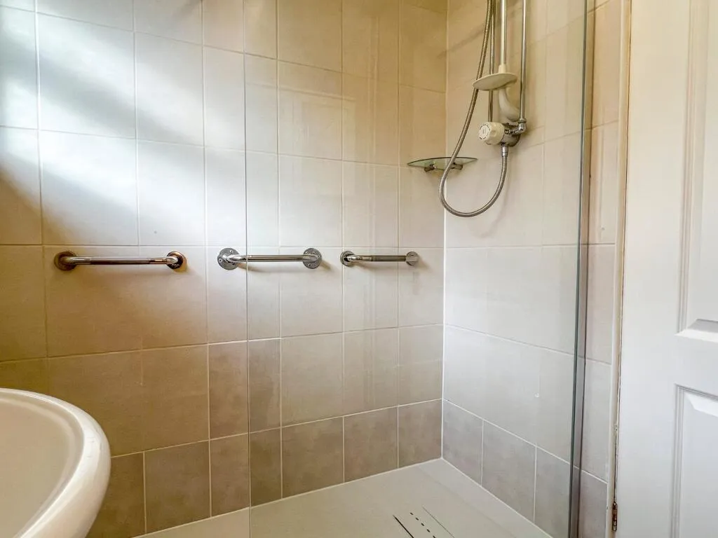 2 bed Semi-Detached Bungalow