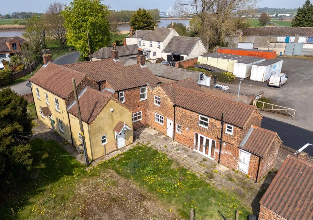 4 bed House