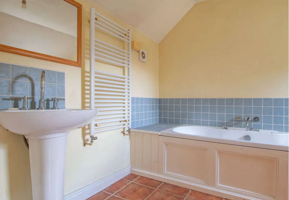 4 bed House