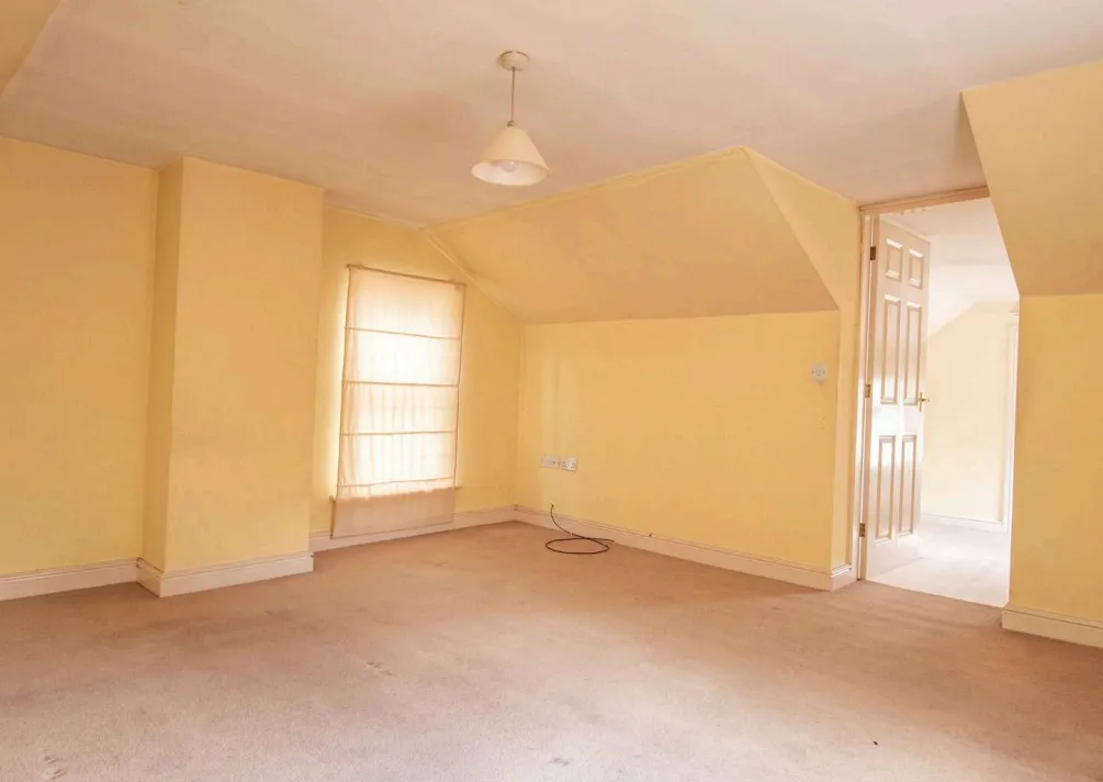 4 bed House