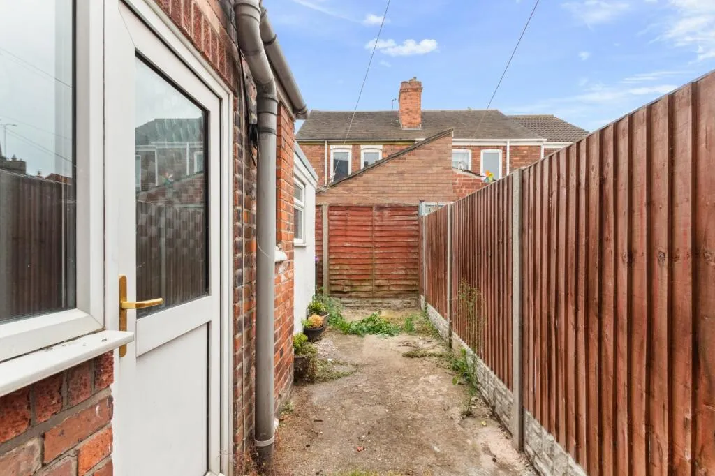 2 bed House