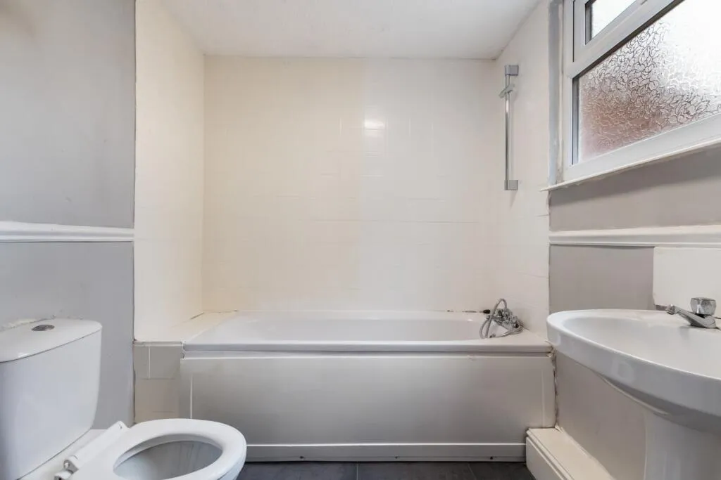 2 bed House