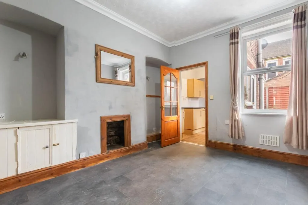 2 bed House