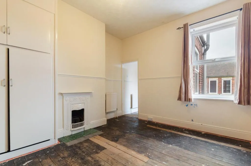 2 bed House