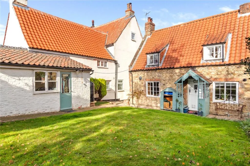 2 bed Semi-Detached