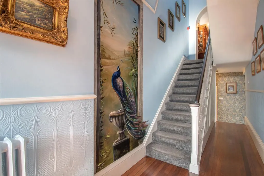 7 bed Character Property