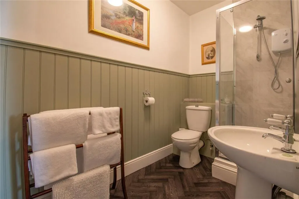 7 bed Character Property