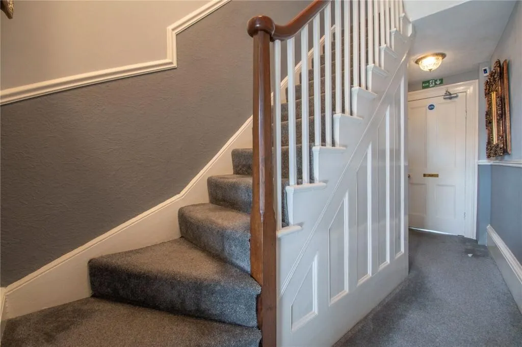 7 bed Character Property