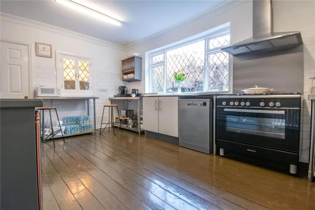 7 bed Character Property