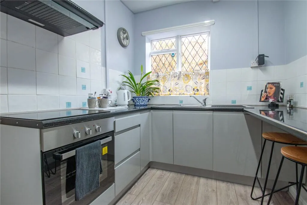 7 bed Character Property