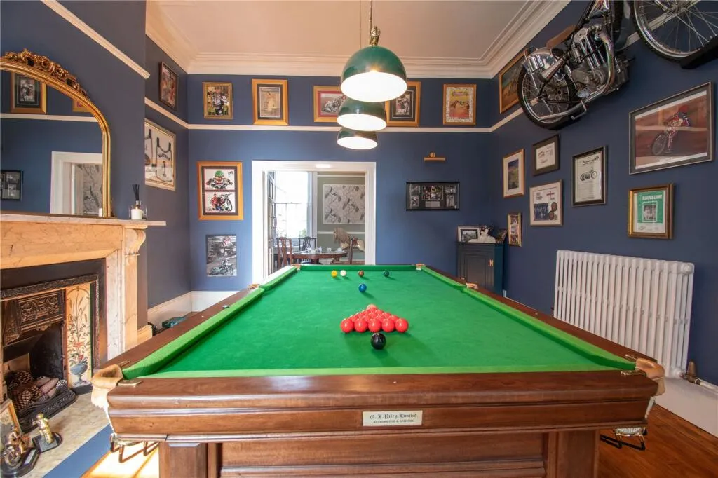 7 bed Character Property