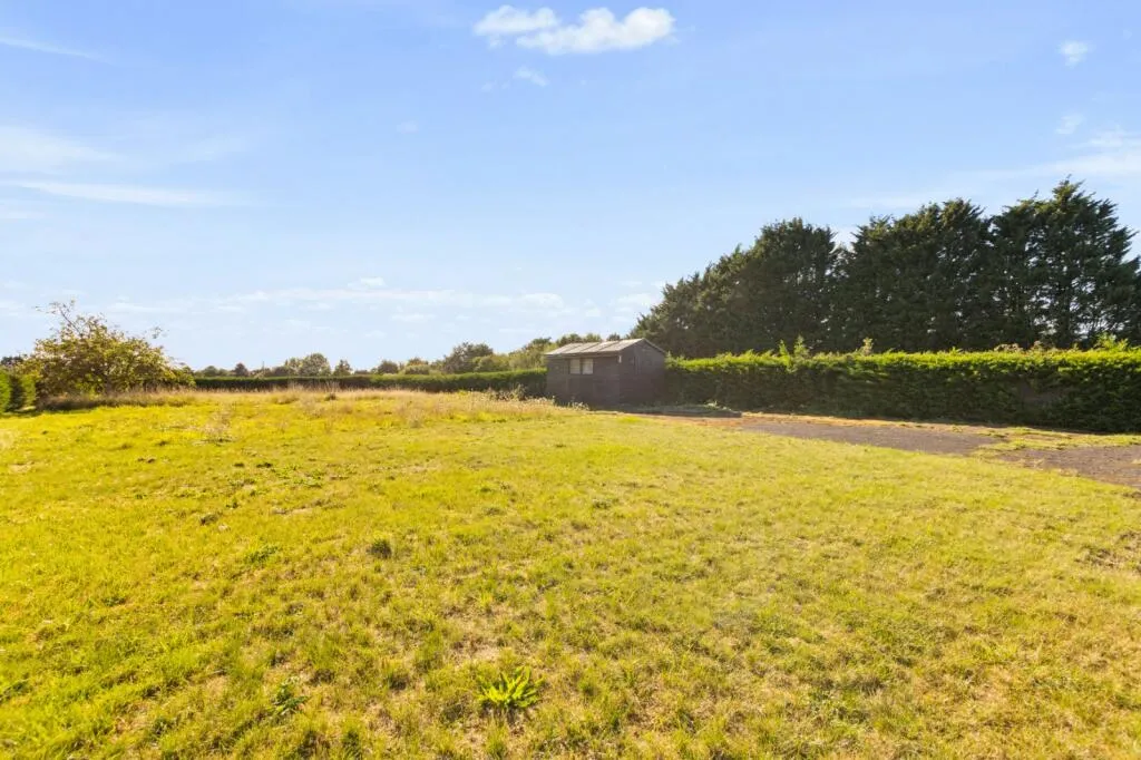 2 bed Detached Bungalow
