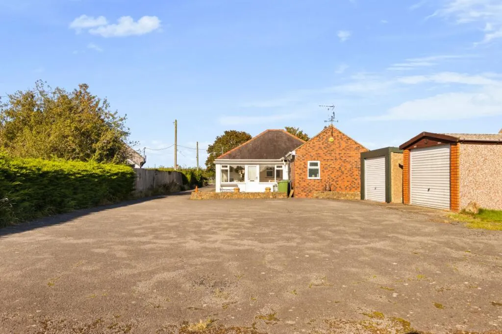 2 bed Detached Bungalow