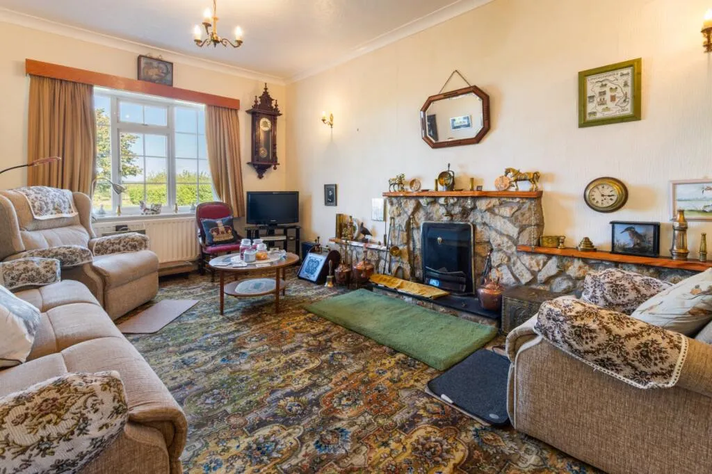 2 bed Detached Bungalow
