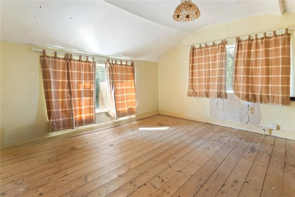 4 bed Detached