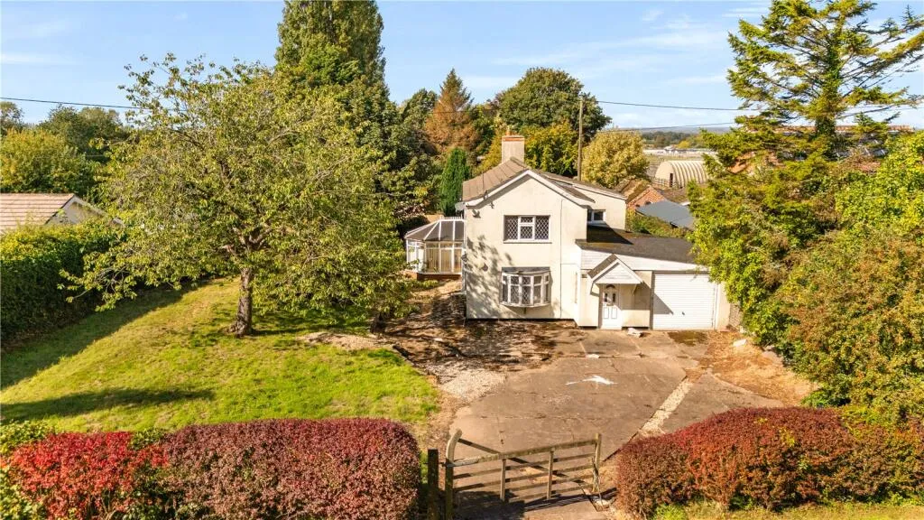 4 bed Detached