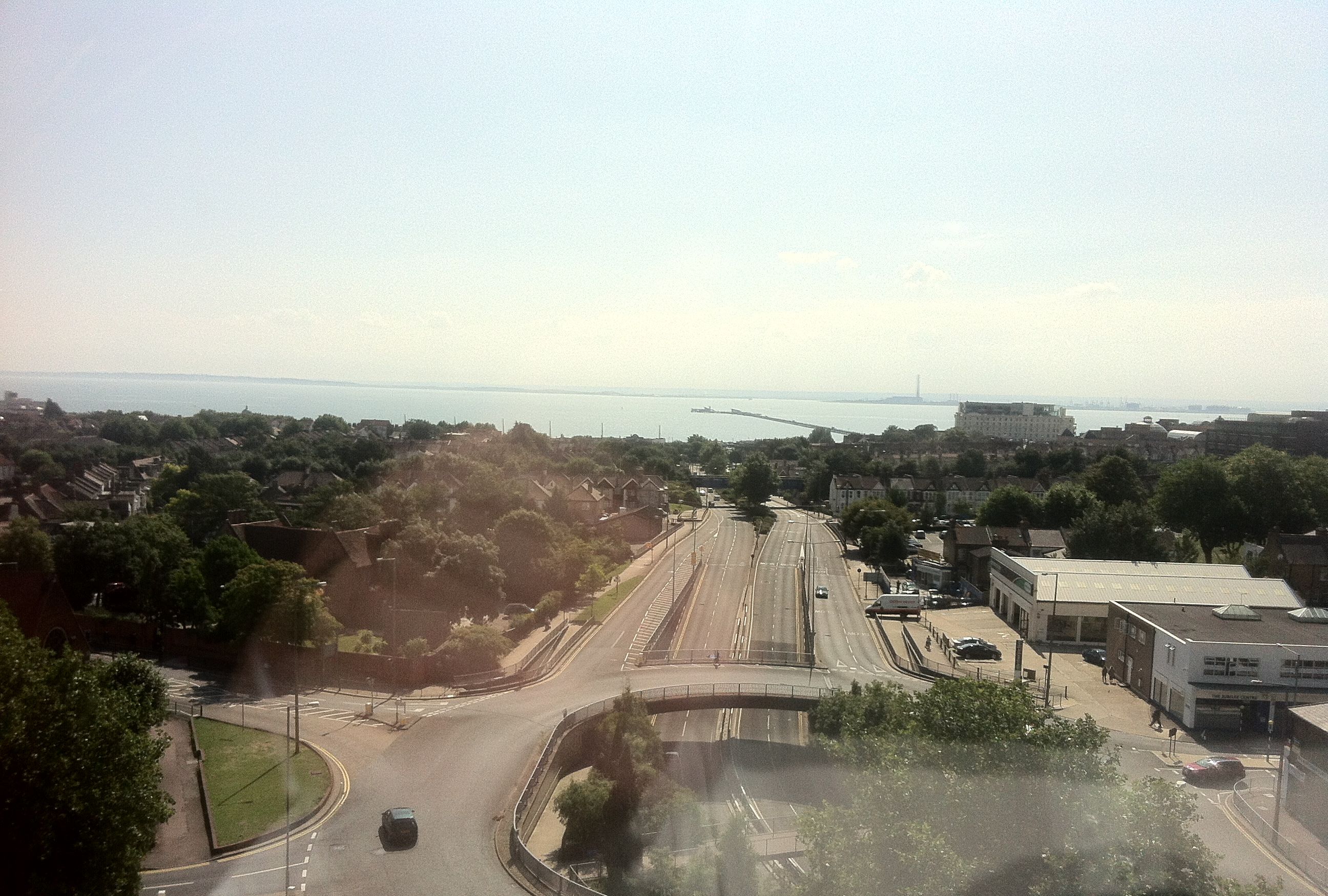 LEASEHOLD NINTH FLOOR PURPOSE BUILT ONE BEDROOM FLAT IN SOUTHEND TOWN CENTRE LOCATION