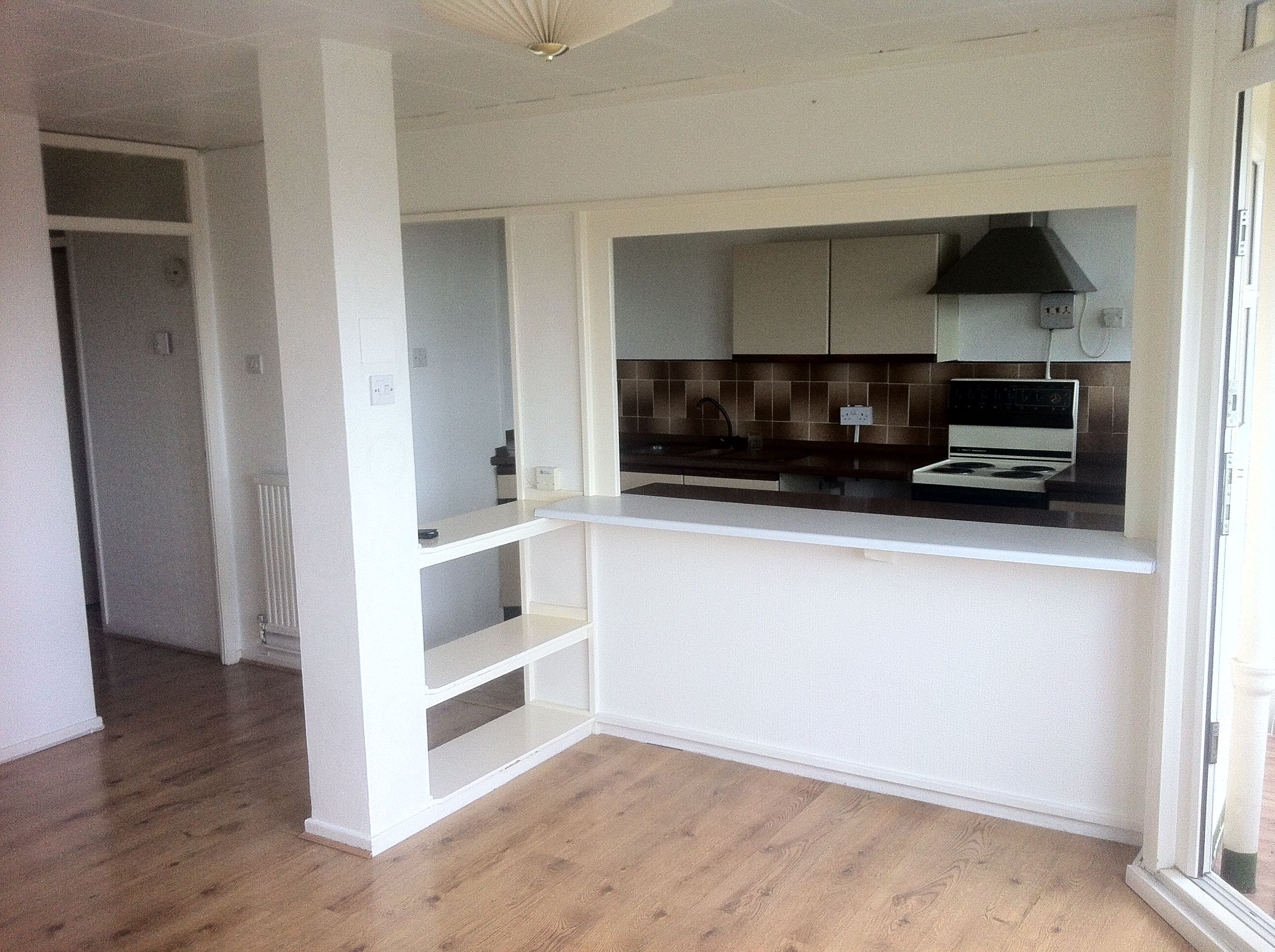 LEASEHOLD NINTH FLOOR PURPOSE BUILT ONE BEDROOM FLAT IN SOUTHEND TOWN CENTRE LOCATION