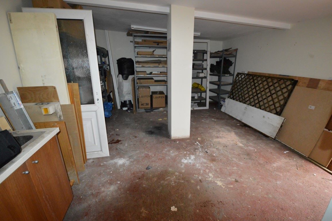 A FREEHOLD VACANT WORKSHOP/YARD AND OFFICE