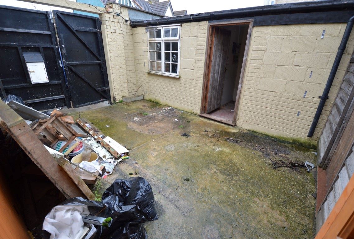 A FREEHOLD VACANT WORKSHOP/YARD AND OFFICE