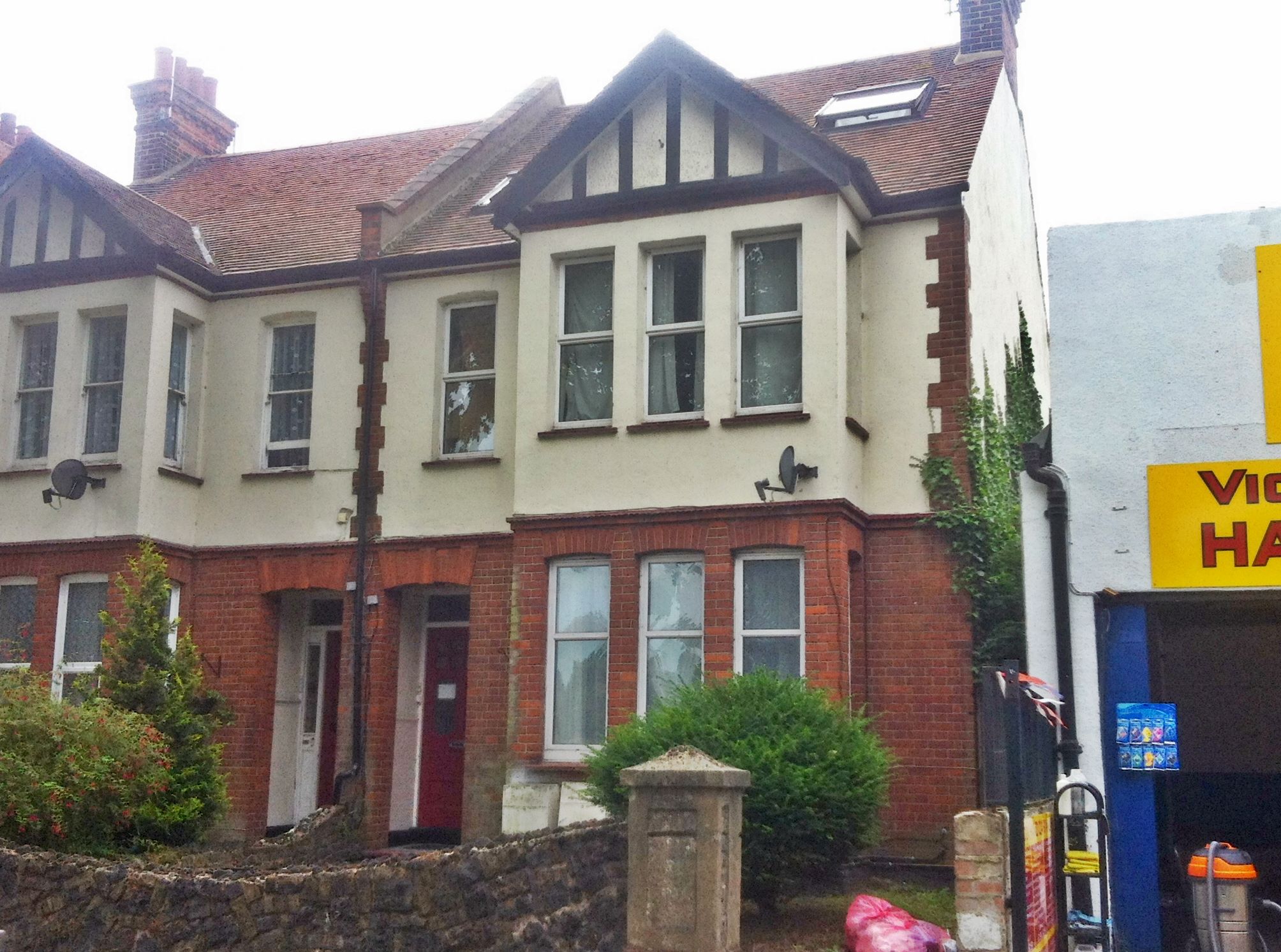 BUY TO LET INVESTMENT: A LONG LEASEHOLD ONE BEDROOM FIRST FLOOR FLAT, SUBJECT TO AN ASSURED SHORTHOLD TENANCY