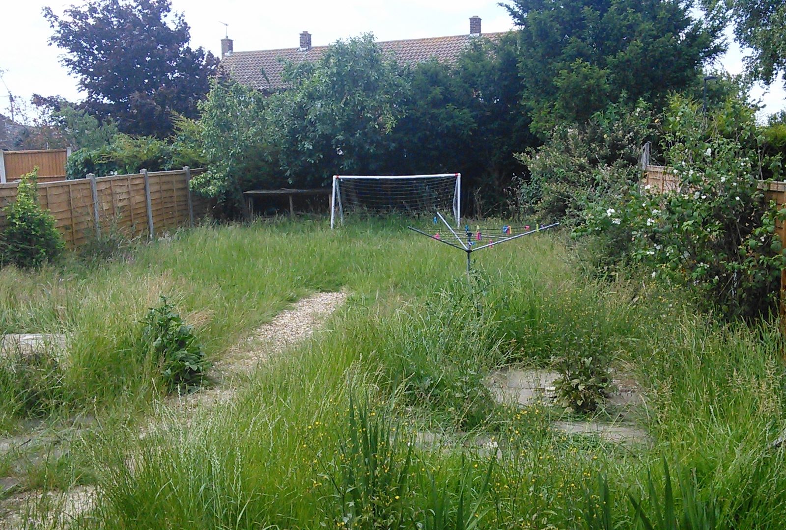 VACANT FREEHOLD FOUR BEDROOM TERRACED HOUSE WITH BUY TO LET POTENTIAL