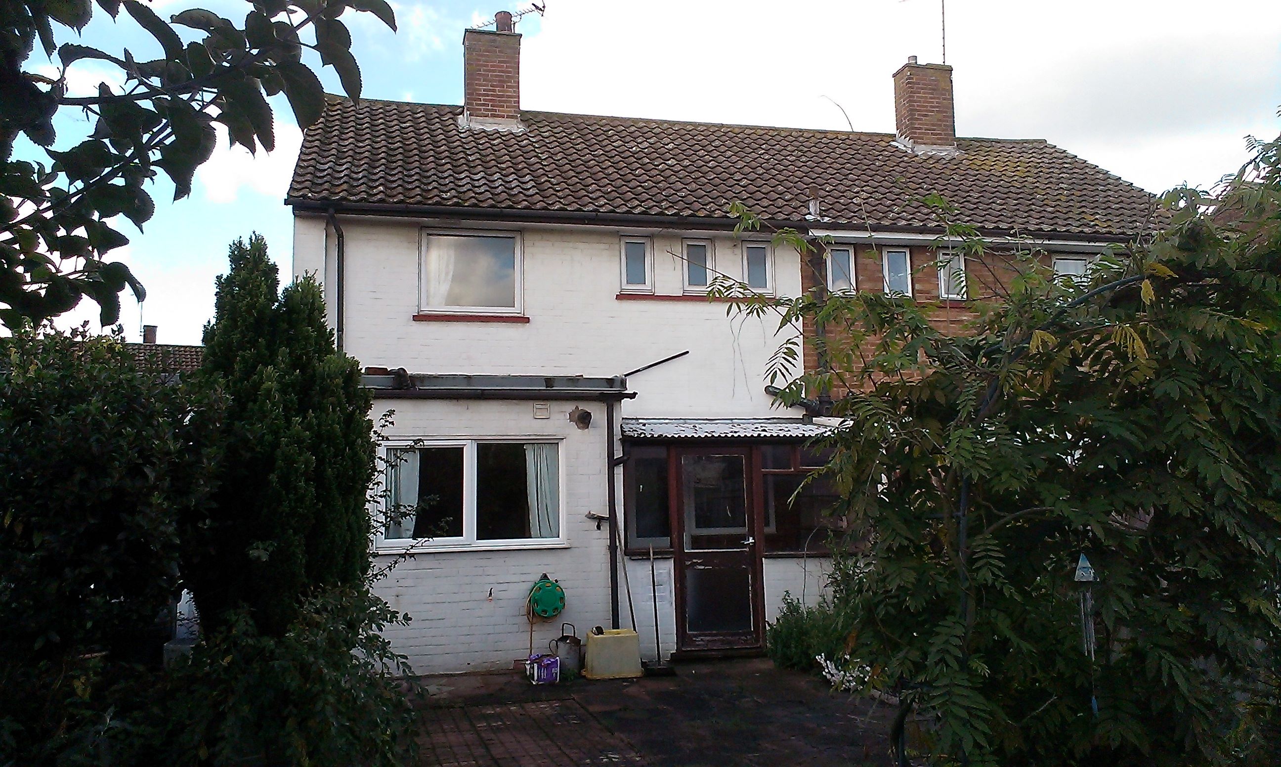 A VACANT FREEHOLD THREE BEDROOM SEMI-DETACHED HOUSE WITH AN ANNEXE GIVING FURTHER GROUND FLOOR ACCOMMODATION 