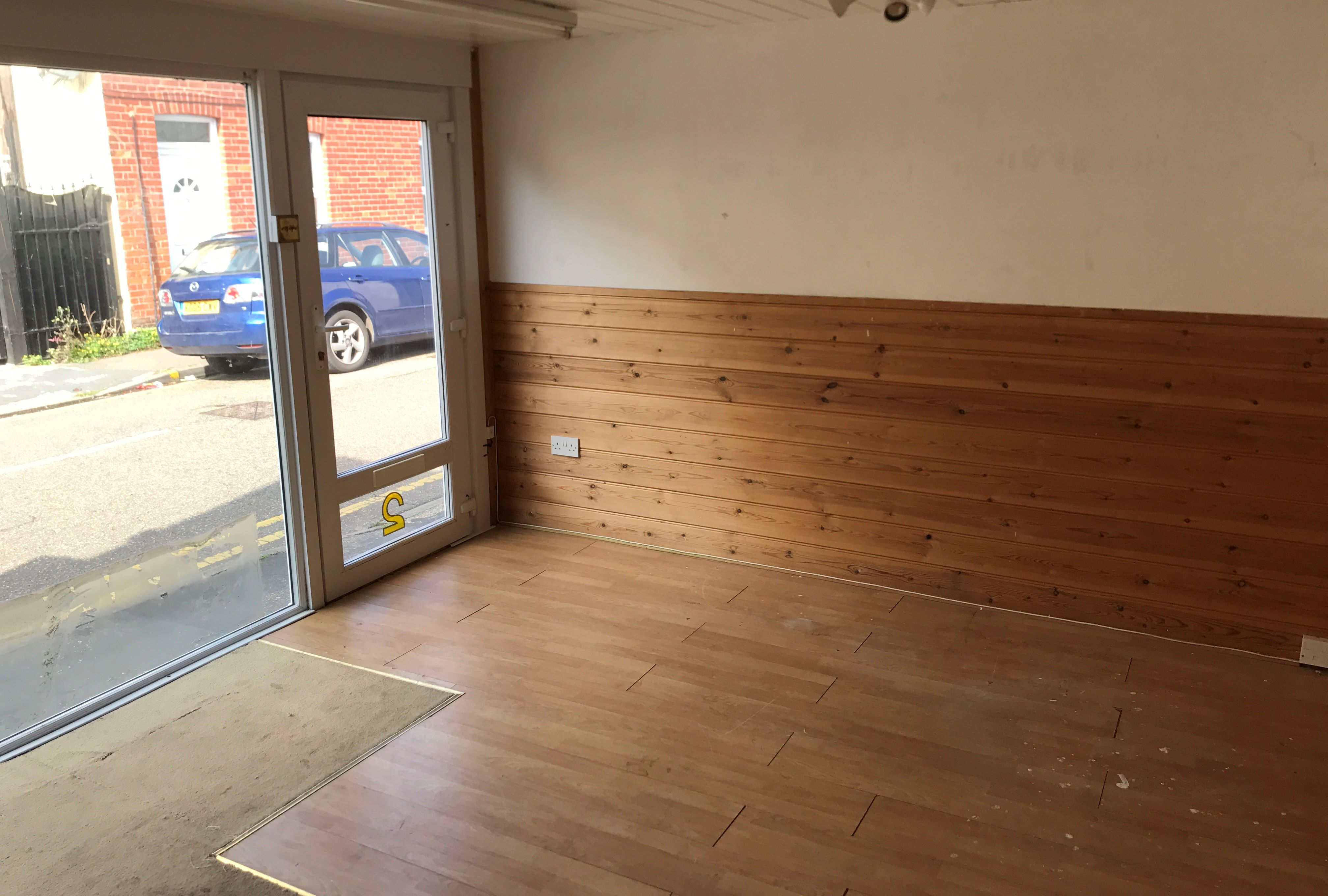 COMMERCIAL INVESTMENT: A VACANT FREEHOLD LOCK UP SHOP PLACED CLOSE TO THE WALTON ON THE NAZE HIGH STREET AND SEAFRONT