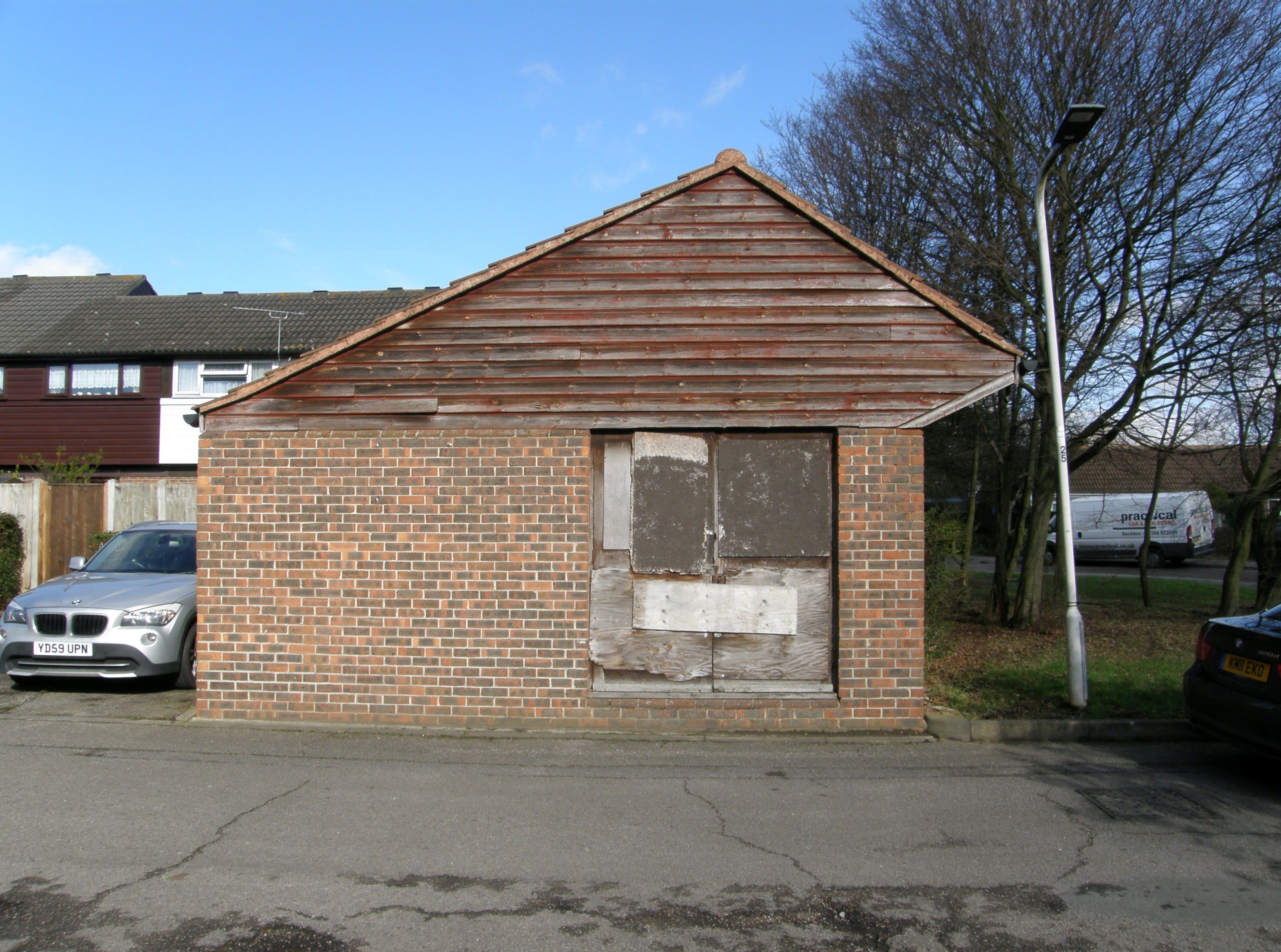 A FREEHOLD FORMER SUB STATION BUILDING, THE PROPERTY HAS BEEN GRANTED PLANNING PERMISSION TO BE CONVERTED TO A DOUBLE GARAGE, IT IS CONSIDERED IT MAY HAVE POTENTIAL FOR OTHER USES SUBJECT TO THE NECESSARY CONSENTS