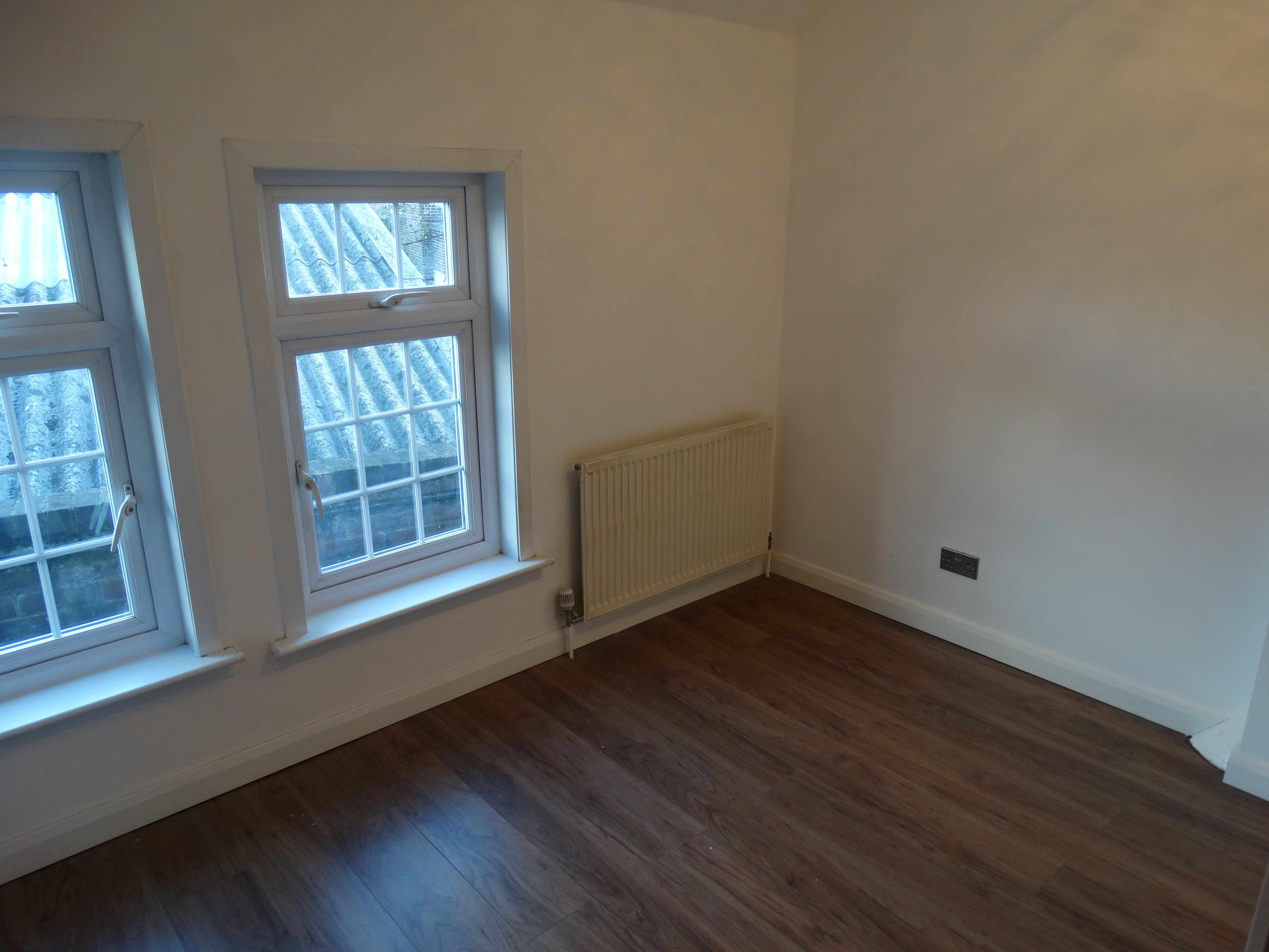 BUY TO LET INVESTMENT: A FREEHOLD HOUSE WITH TENANT IN SITU PROVIDING AN INCOME OF £10,500 PER ANNUM. A 6.5% YIELD OF THE GUIDE PRICE