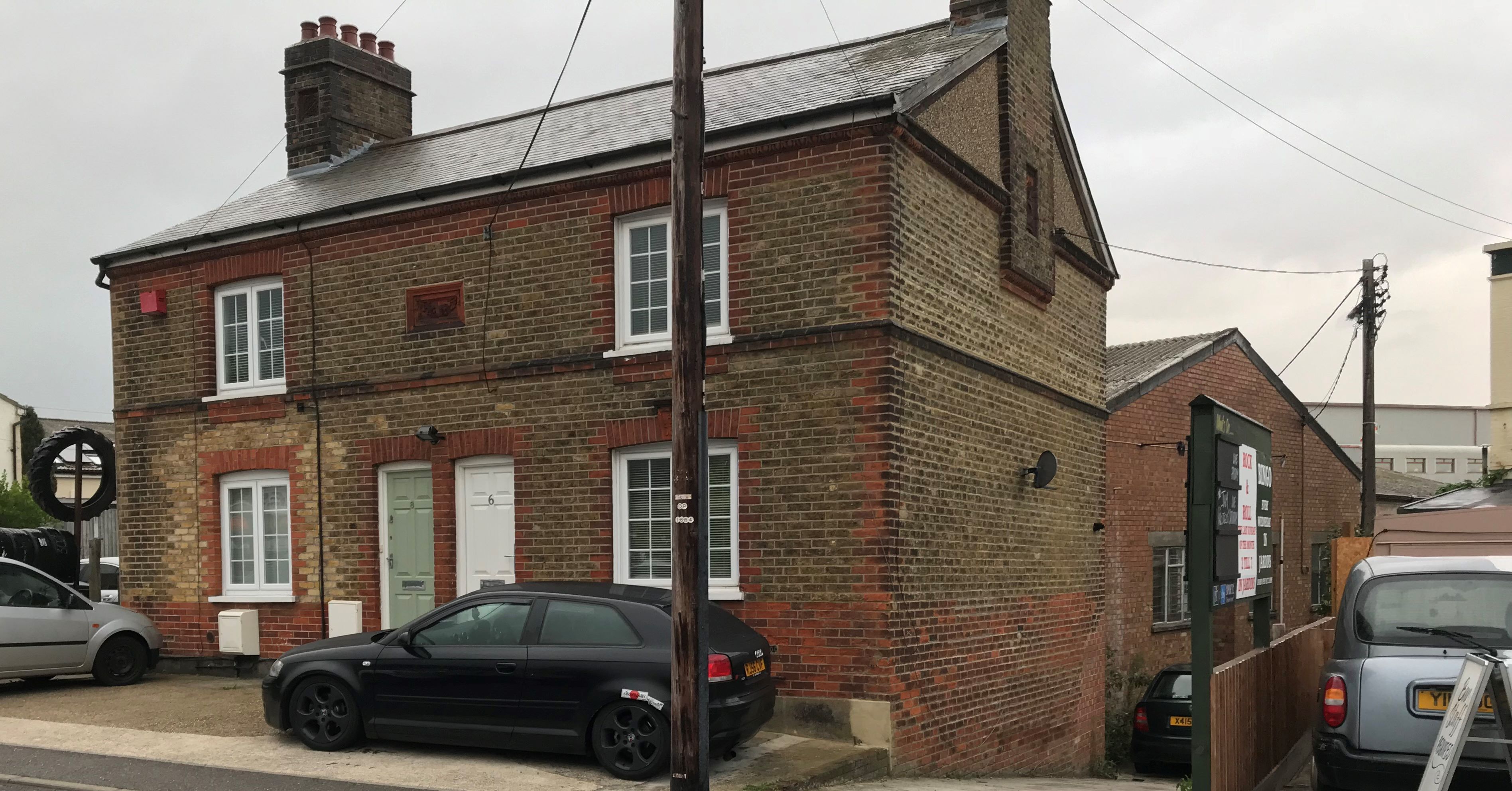 BUY TO LET INVESTMENT: A FREEHOLD HOUSE WITH TENANT IN SITU PROVIDING AN INCOME OF £10,500 PER ANNUM. A 6.5% YIELD OF THE GUIDE PRICE