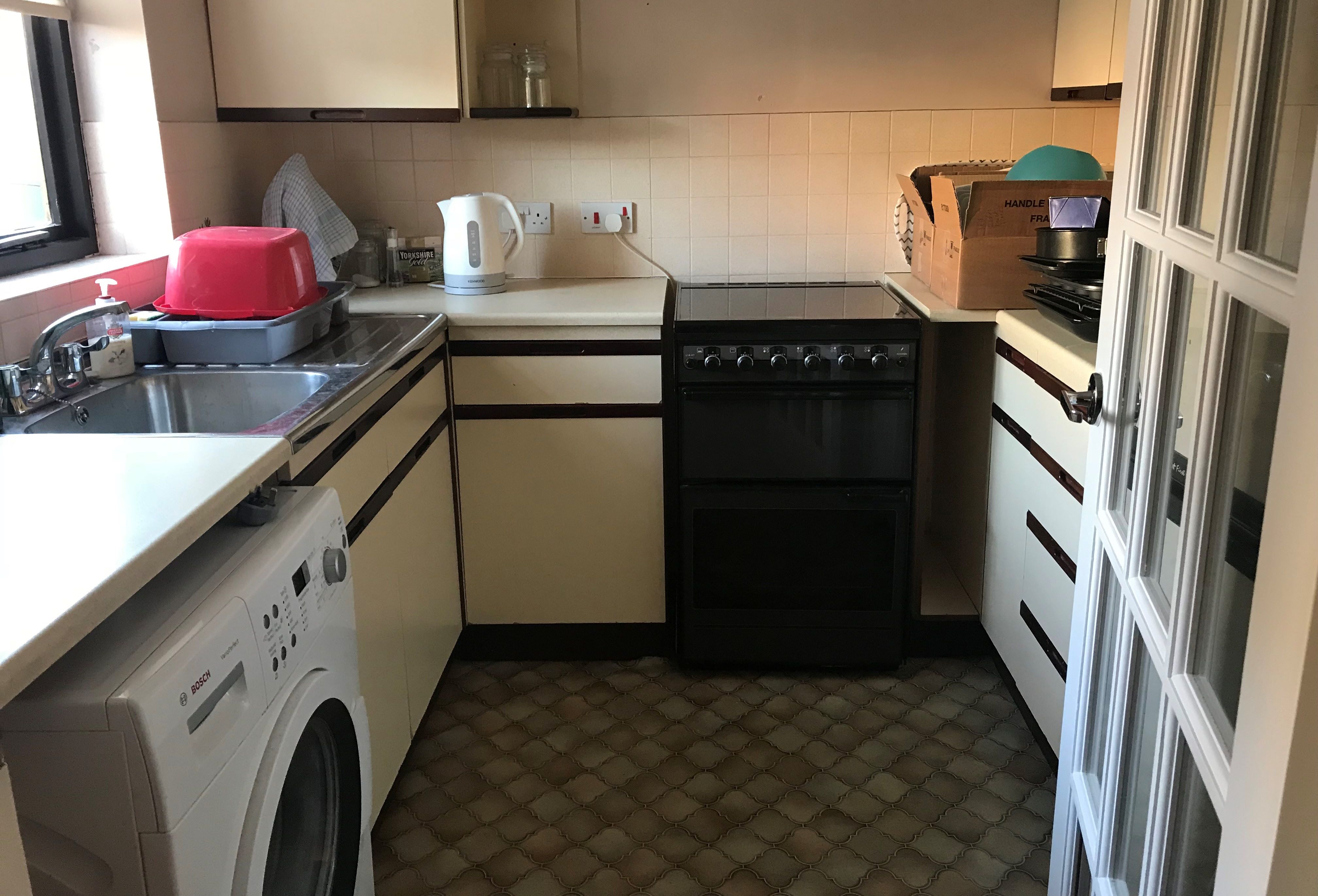 RESIDENTIAL INVESTMENT: A VACANT FREEHOLD 1980'S BUILT LINK DETACHED HOUSE WITH GARAGE REQUIRING SOME MODERNISATION AND IMPROVEMENT
