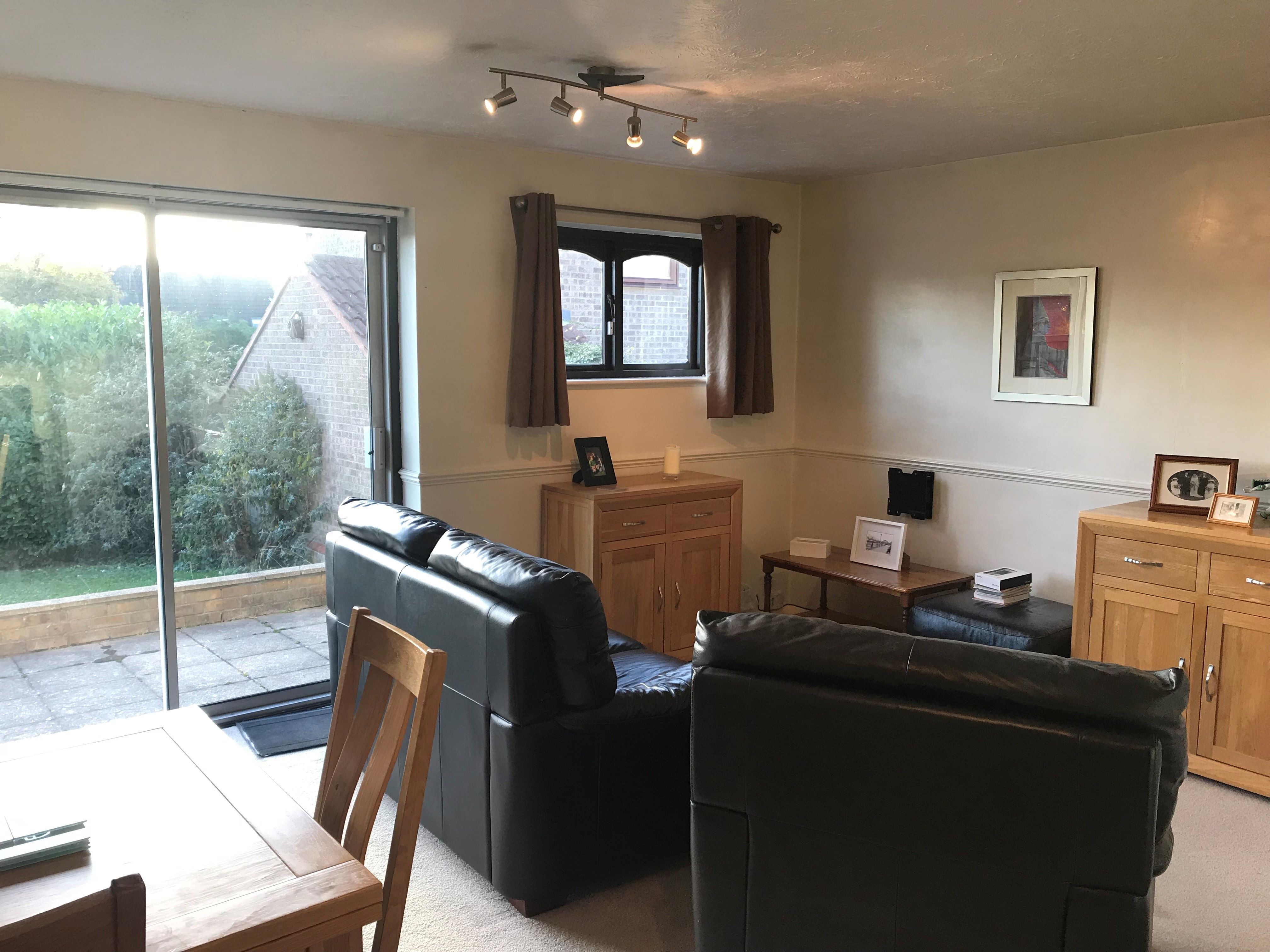 RESIDENTIAL INVESTMENT: A VACANT FREEHOLD 1980'S BUILT LINK DETACHED HOUSE WITH GARAGE REQUIRING SOME MODERNISATION AND IMPROVEMENT