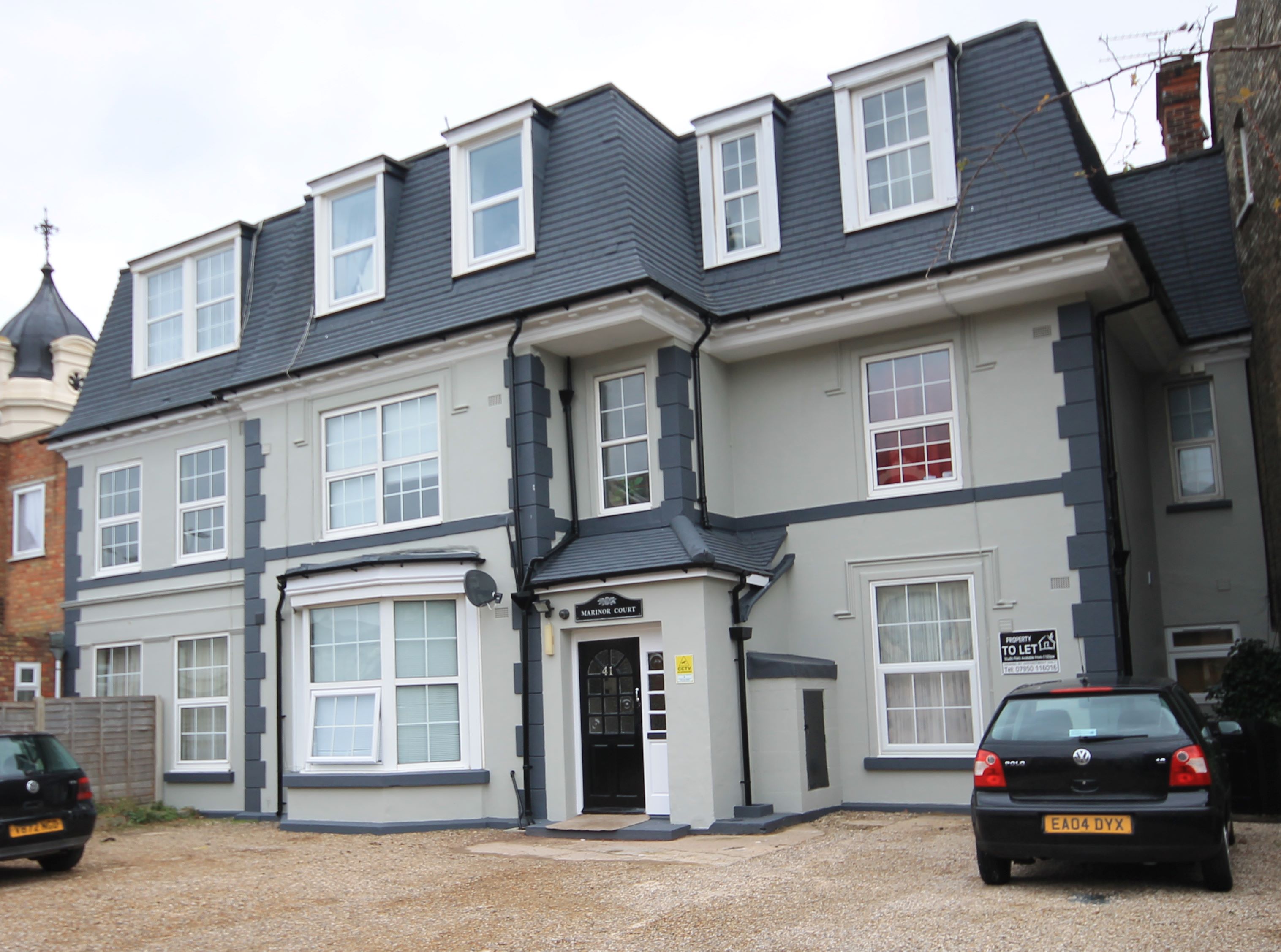BUY TO LET INVESTMENT: A LEASEHOLD STUDIO FLAT CURRENTLY LET PRODUCING £5,700 PER ANNUM, AN 11.4% YIELD OF THE GUIDE PRICE
